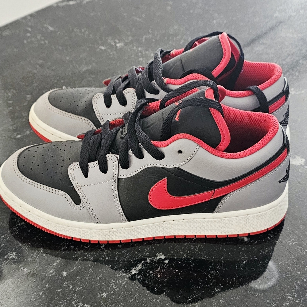 Nike Air Jordan 1 Mid Gym Red Black White Gray Youth Shoes 5Y No Box